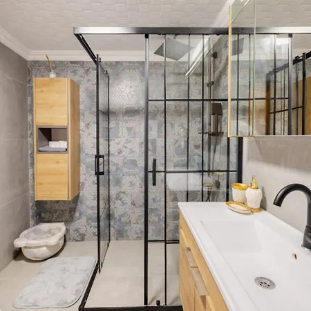 Base Kirkpinar Detached With Pool