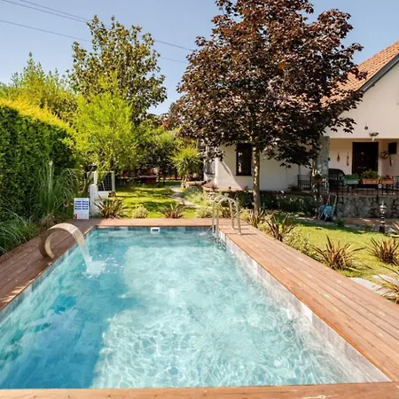 Villa Base Kirkpinar Detached With Pool Sapanca