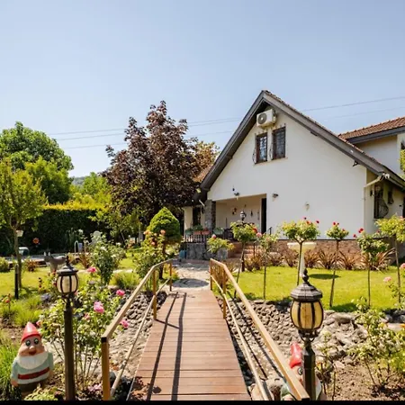 Base Kirkpinar Detached With Pool